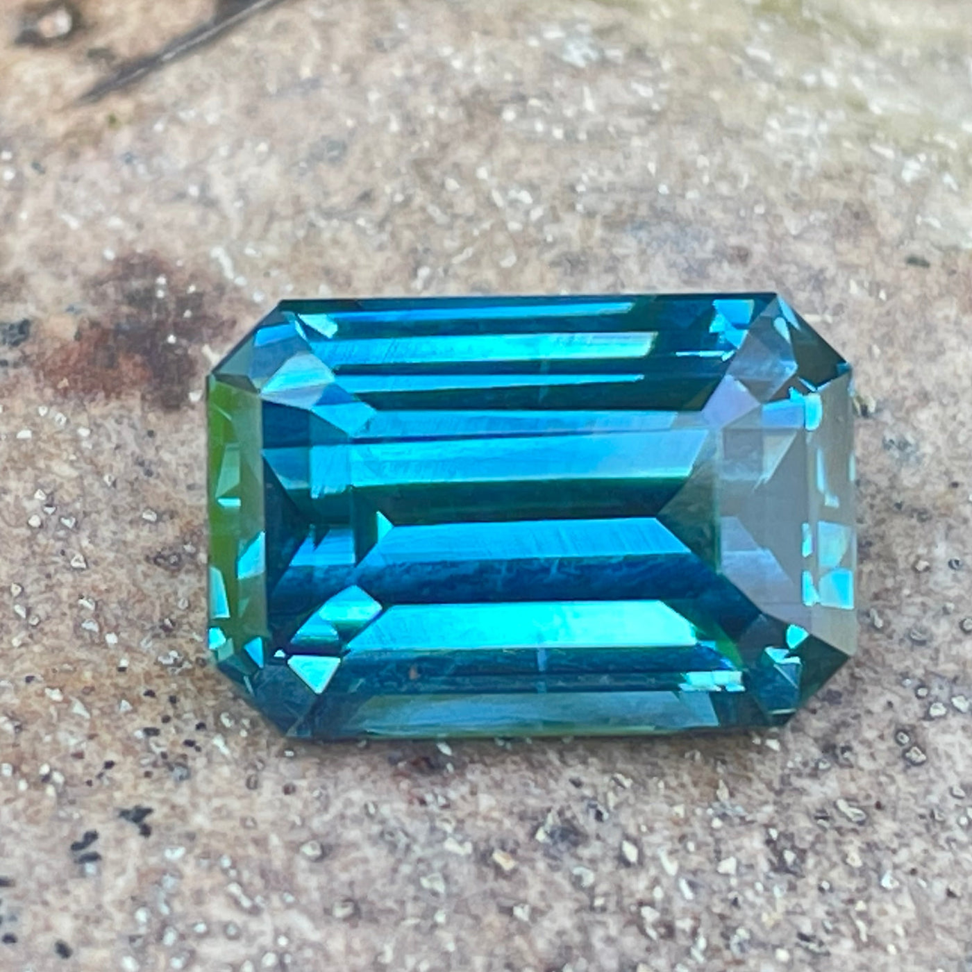 Teal Sapphire  5.09 Ct